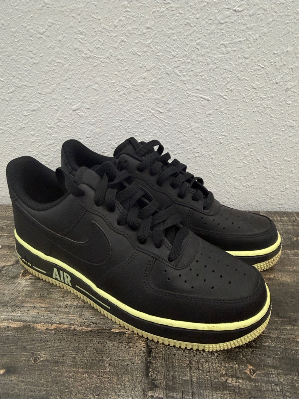 Nike Men’s Black Sneakers with Neon Yellow Trim